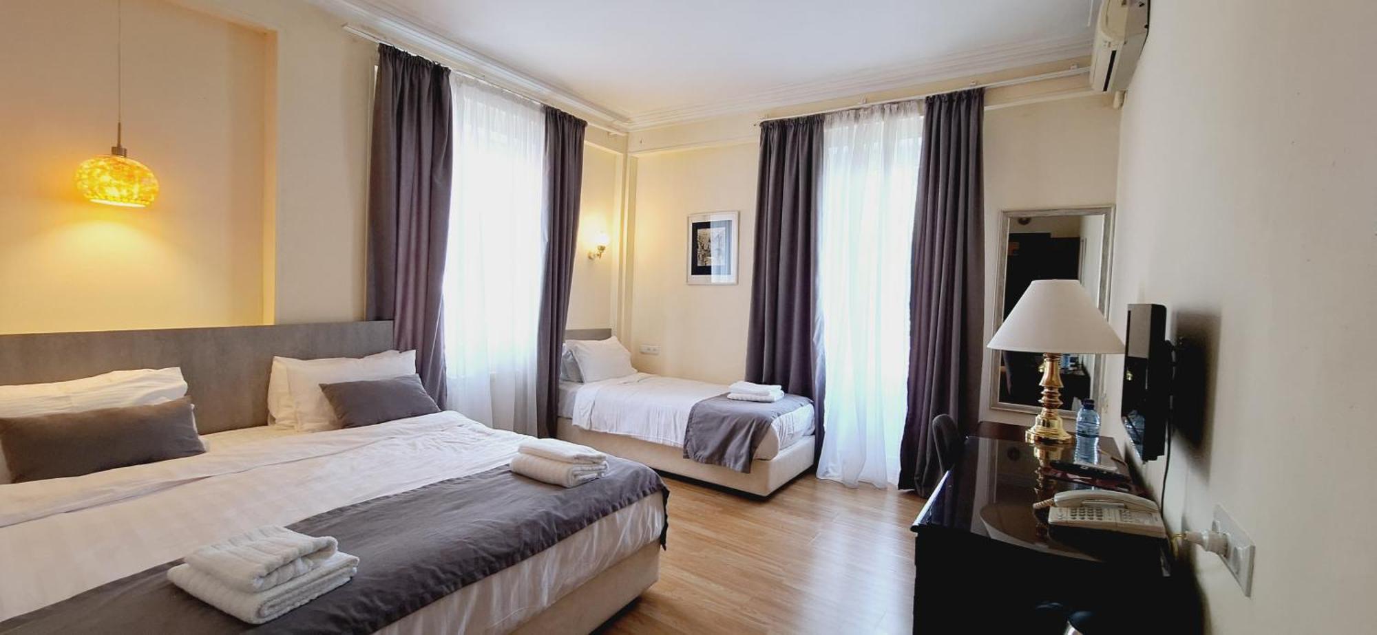 Iliani Hotel Tbilisi Ngoại thất bức ảnh