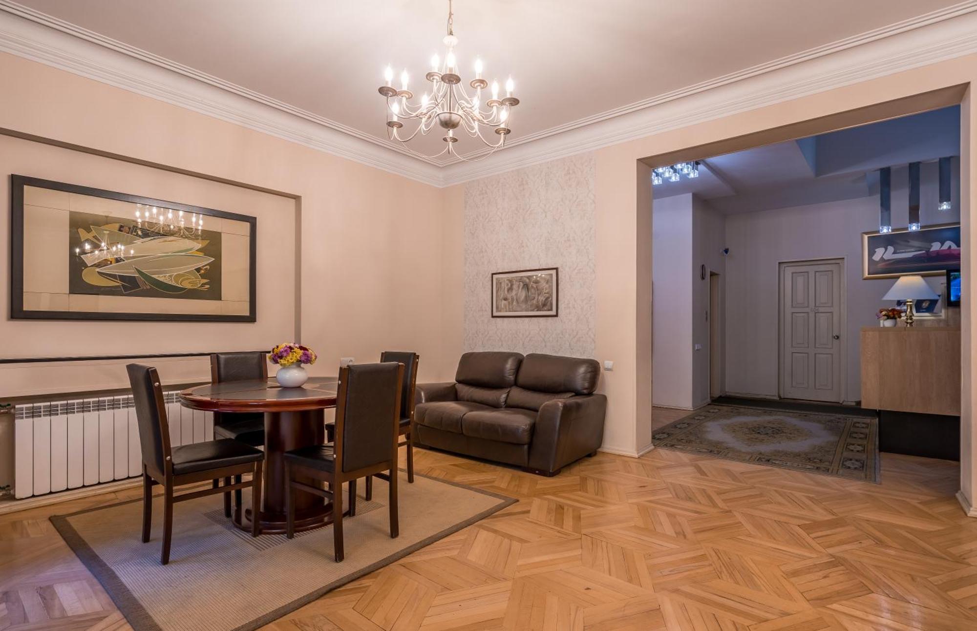 Iliani Hotel Tbilisi Ngoại thất bức ảnh
